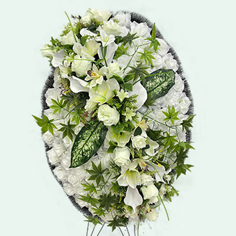 Венок из искусственных цветов